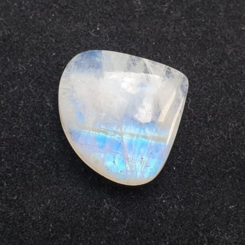 Moonstone cabochon 23x21 mm no. 701 Moonstone cabochon 23x21 mm no. 701
