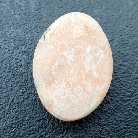 Scolecite cabochon 24x18 mm no. 73 Scolecite cabochon 24x18 mm no. 73