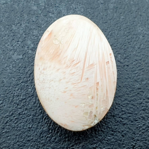 Scolecite cabochon 27x19 mm no. 65 Scolecite cabochon 27x19 mm no. 65