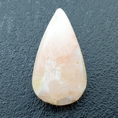 Scolecite cabochon 28x15 mm no. 79 Scolecite cabochon 28x15 mm no. 79
