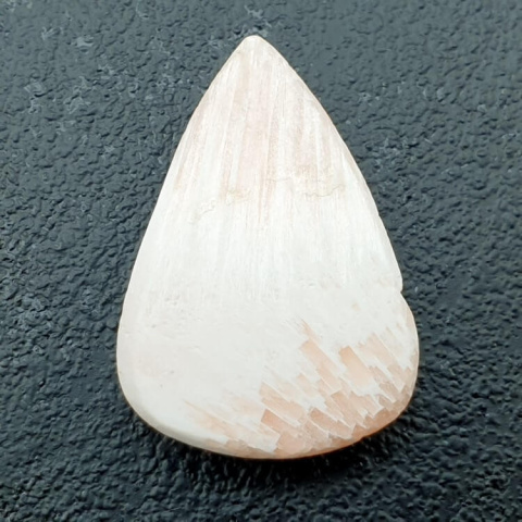 Scolecite cabochon 28x19 mm no. 74 Scolecite cabochon 28x19 mm no. 74