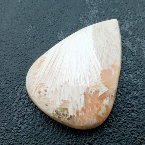 Scolecite cabochon 28x21 mm no. 52 Scolecite cabochon 28x21 mm no. 52
