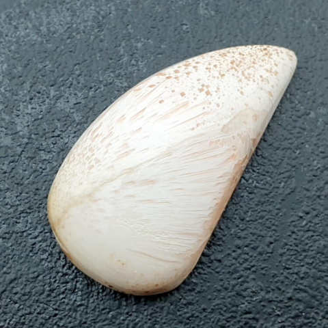 Scolecite cabochon 34x18 mm no 35 Scolecite cabochon 34x18 mm no 35