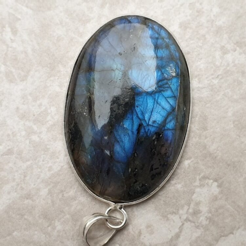 Labradorite pendant 41x28 mm no 847 Labradorite pendant 41x28 mm no 847