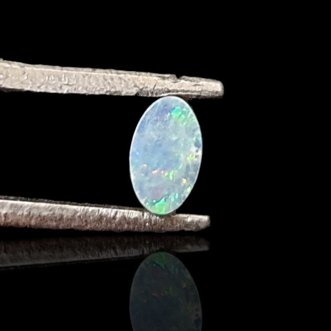 Australian opal doublet 5x3 mm no 27 Australian opal doublet 5x3 mm no 27