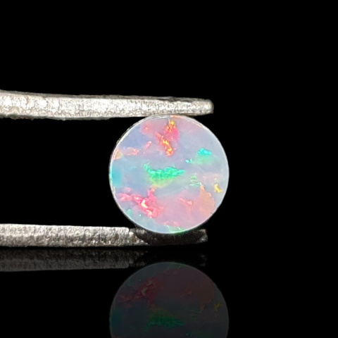 Australian opal doublet fi 6 mm no 35 Australian opal doublet fi 6 mm no 35