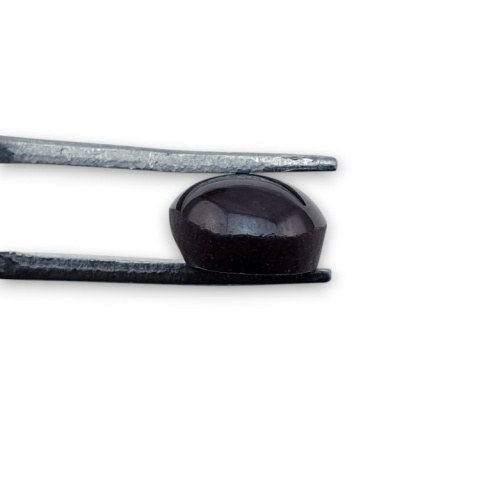 Granat gwiaździsty kaboszon 9x8 mm nr 125 Granat gwiaździsty kaboszon 9x8 mm nr 125