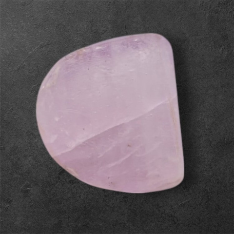 Rhunzite cabochon 11x10 mm no. 132 Rhunzite cabochon 11x10 mm no. 132
