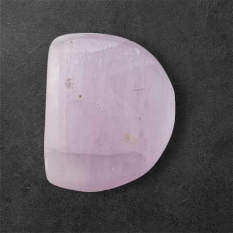 Kunzite cabochon 14x11 mm no 129 Kunzite cabochon 14x11 mm no 129
