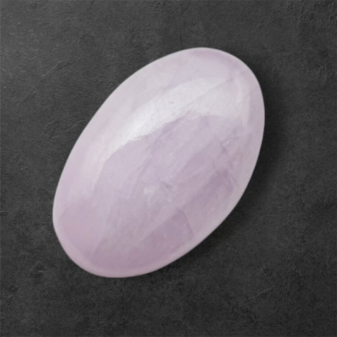 Kunzite cabochon 19x12 mm no. 124 Kunzite cabochon 19x12 mm no. 124