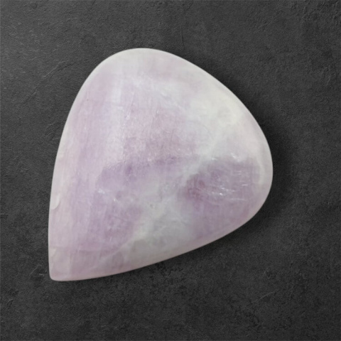 Kunzite cabochon 29x25 mm no. 66 Kunzite cabochon 29x25 mm no. 66