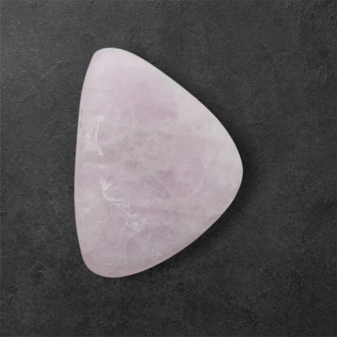 Kunzyt kaboszon 33x24 mm nr 44 Kunzyt kaboszon 33x24 mm nr 44