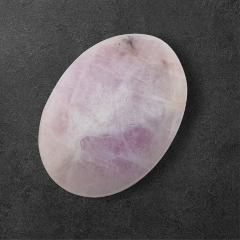 Kunzite cabochon 33x24 mm no. 67 Kunzite cabochon 33x24 mm no. 67