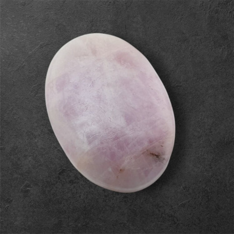 Kunzite cabochon 33x24 mm no. 67 Kunzite cabochon 33x24 mm no. 67