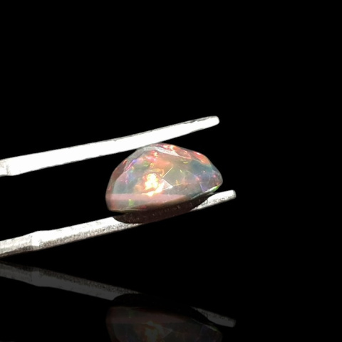 Czarny opal etiopski fasetowany 10x8 mm nr 661 Czarny opal etiopski fasetowany 10x8 mm nr 661