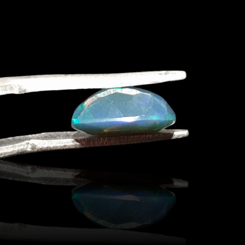 Black Ethiopian opal faceted 11x7 mm no 652 Black Ethiopian opal faceted 11x7 mm no 652