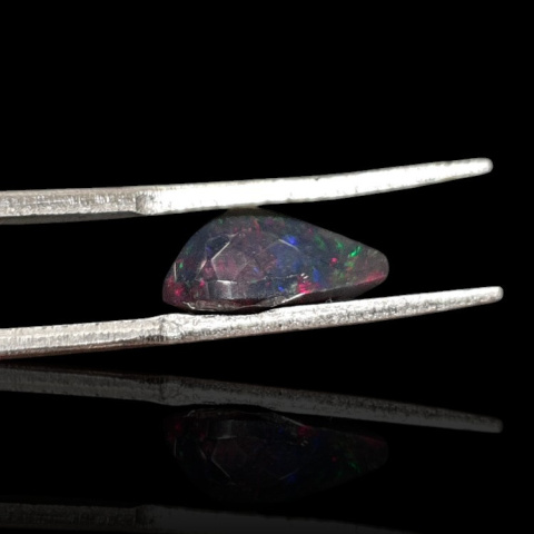 Czarny opal etiopski fasetowany 11x7 mm nr 656 Czarny opal etiopski fasetowany 11x7 mm nr 656