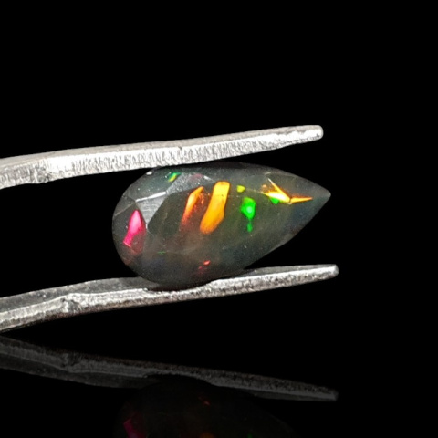 Black Ethiopian opal faceted 13x7 mm no 641 Black Ethiopian opal faceted 13x7 mm no 641