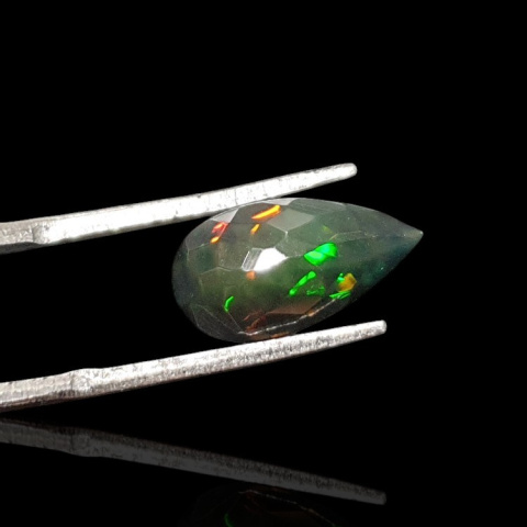 Black Ethiopian opal faceted 13x7 mm no 641 Black Ethiopian opal faceted 13x7 mm no 641