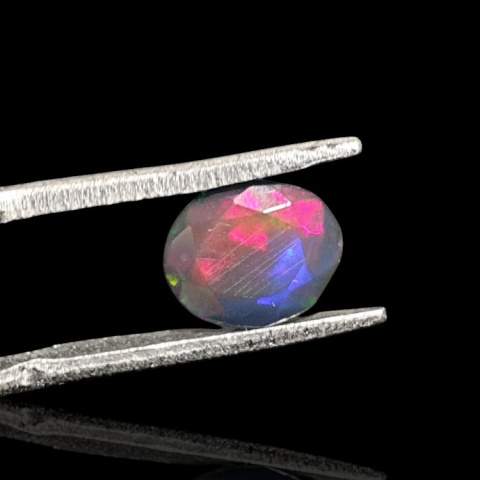 Czarny opal etiopski fasetowany 8x7 mm nr 699 Czarny opal etiopski fasetowany 8x7 mm nr 699