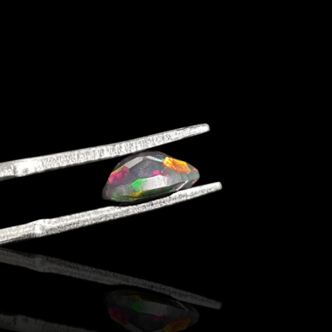 Czarny opal etiopski fasetowany 9x6 mm nr 698 Czarny opal etiopski fasetowany 9x6 mm nr 698