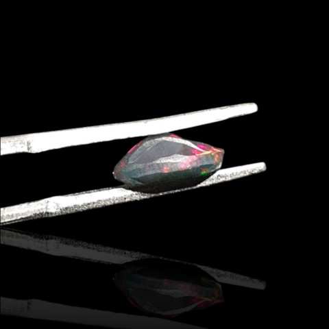 Czarny opal etiopski fasetowany 9x7 mm nr 696 Czarny opal etiopski fasetowany 9x7 mm nr 696