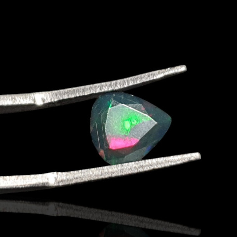 Czarny opal etiopski fasetowany 9x8 mm nr 688 Czarny opal etiopski fasetowany 9x8 mm nr 688