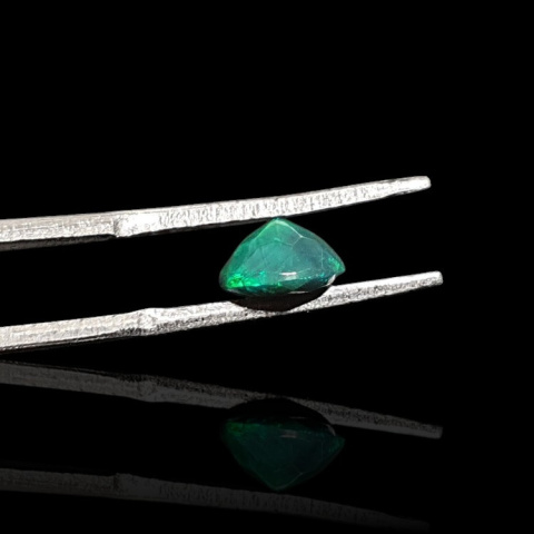 Black Ethiopian opal faceted fi 8 mm no 710 Black Ethiopian opal faceted fi 8 mm no 710