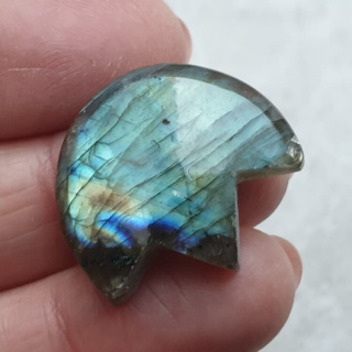 Labradoryt kaboszon lotos 25x23 mm nr 49