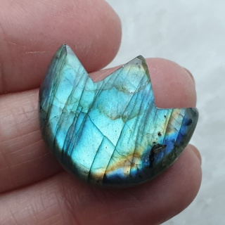 Labradoryt kaboszon lotos 26x23 mm nr 6