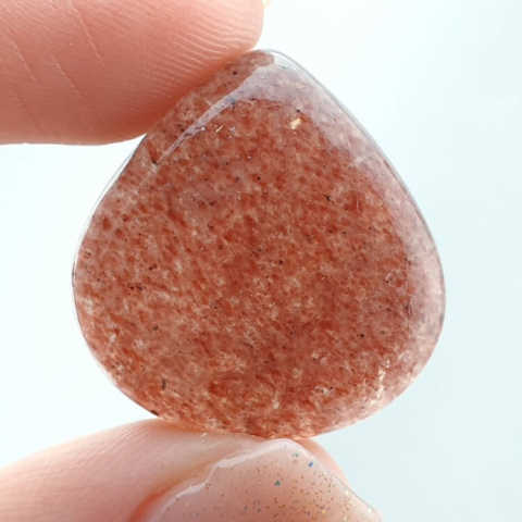 Strawberry quartz cabochon 24x23 mm no. 143 Strawberry quartz cabochon 24x23 mm no. 143