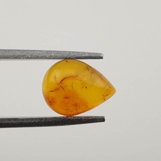 Baltic amber cabochon 9x7 mm no 370