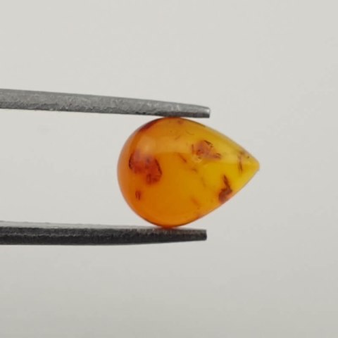 Baltic amber cabochon 9x7 mm no. 379 Baltic amber cabochon 9x7 mm no. 379