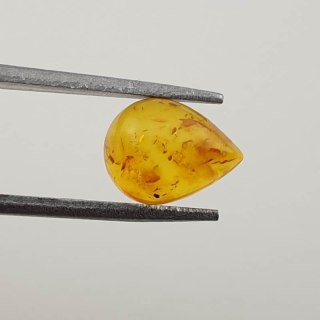 Baltic amber cabochon 9x7 mm no 383