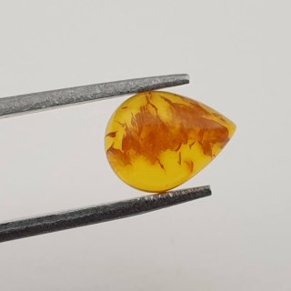 Baltic amber cabochon 9x7 mm no 399