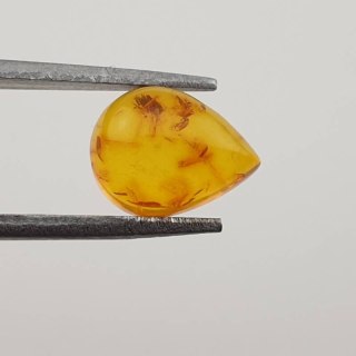 Baltic amber cabochon 9x7 mm no 409