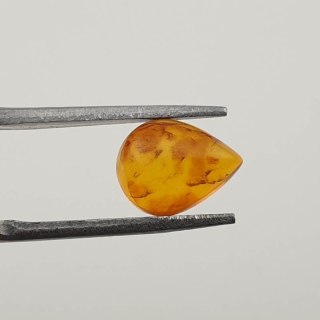 Baltic amber cabochon 9x7 mm no 417