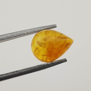 Baltic amber cabochon 9x7 mm no 421