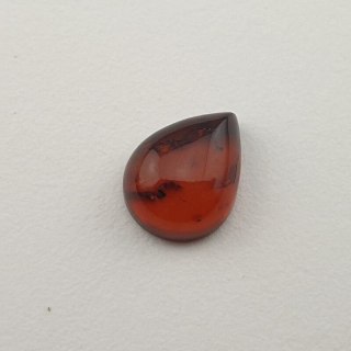 Baltic amber cabochon 9x7 mm no 423
