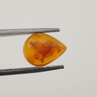 Baltic amber cabochon 9x7 mm no 426
