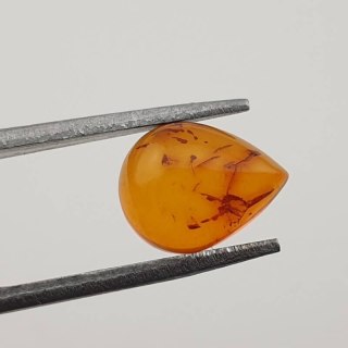 Baltic amber cabochon 9x7 mm no 432