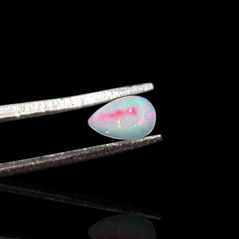 Opal from Ethiopia cabochon 6x4 mm no. 785 Opal from Ethiopia cabochon 6x4 mm no. 785