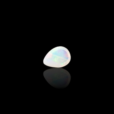 Opal from Ethiopia cabochon 7x5 mm no. 777 Opal from Ethiopia cabochon 7x5 mm no. 777