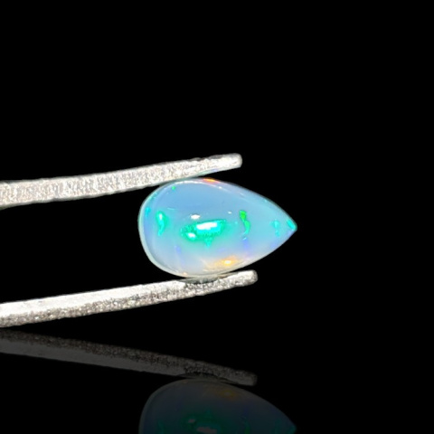Opal from Ethiopia cabochon 8x5 mm no. 767 Opal from Ethiopia cabochon 8x5 mm no. 767