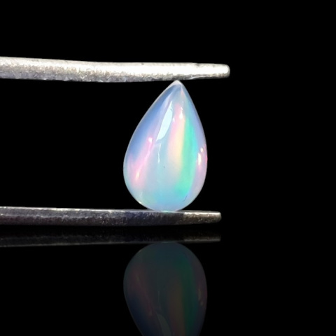 Opal from Ethiopia cabochon 8x5 mm no. 768 Opal from Ethiopia cabochon 8x5 mm no. 768