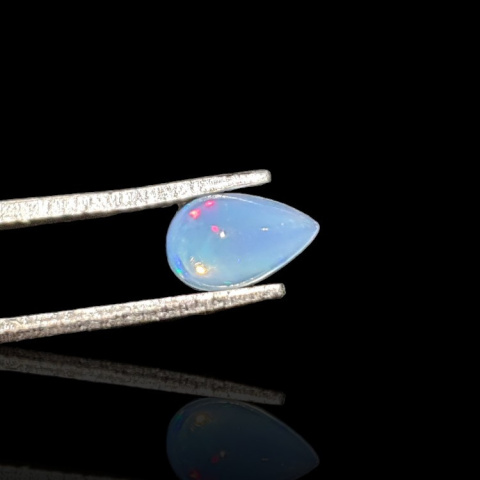 Opal from Ethiopia cabochon 8x5 mm no. 772 Opal from Ethiopia cabochon 8x5 mm no. 772