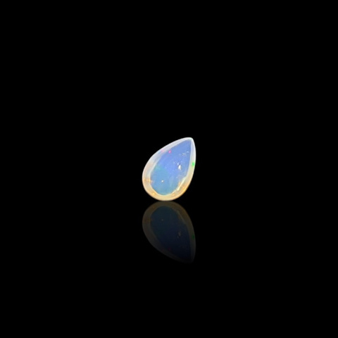Opal from Ethiopia cabochon 8x5 mm no. 772 Opal from Ethiopia cabochon 8x5 mm no. 772