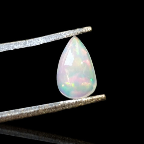 Opal from Ethiopia cabochon 8x5 mm no. 773 Opal from Ethiopia cabochon 8x5 mm no. 773