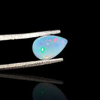 Opal from Ethiopia cabochon 8x5 mm no 774