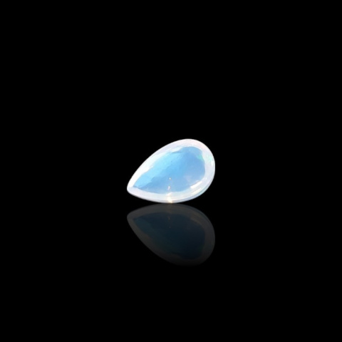 Opal from Ethiopia cabochon 8x5 mm no. 774 Opal from Ethiopia cabochon 8x5 mm no. 774